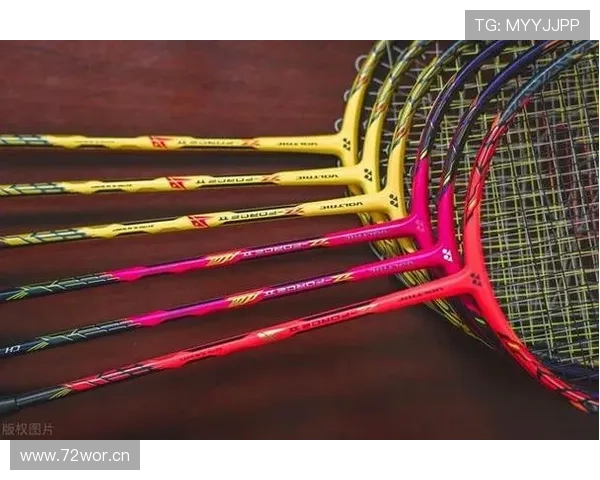 戴资颖在家穿拖鞋都要配球拍练步法？